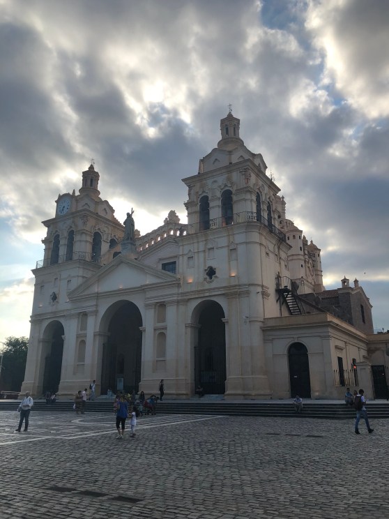 qfAI9SEUT8OdMrupplMxAw